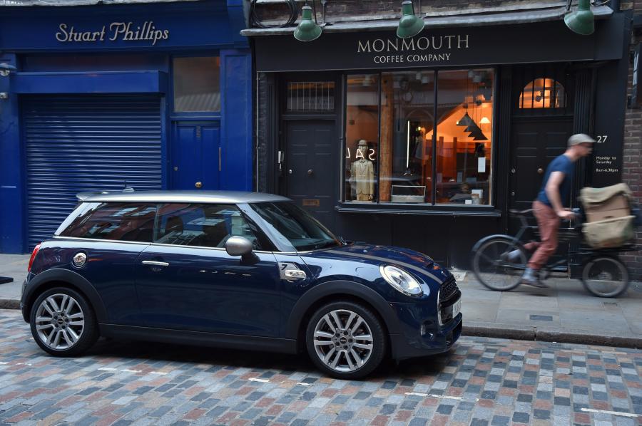  Mini Cooper S Seven 2016 года  (UK) (фото 19 из 30)